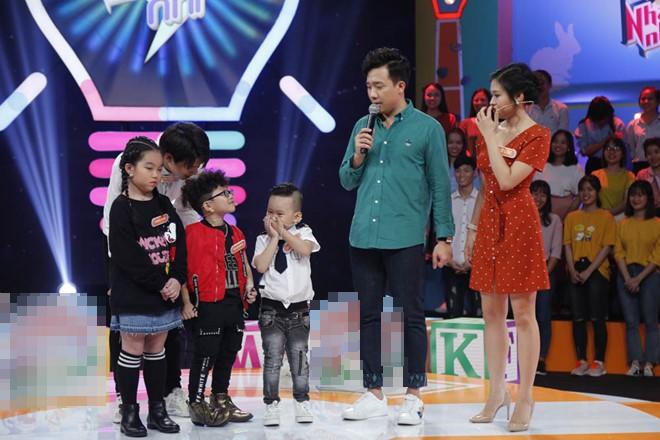 "con trai" tran thanh va fan cuong nhi cua anh khien khan gia "rung tim" vi dang yeu vo doi - 4