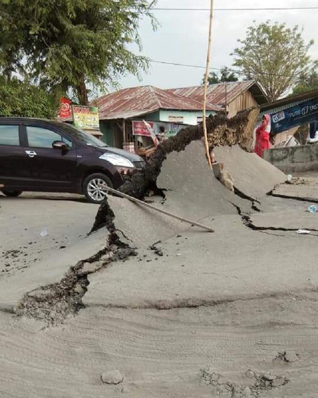 420 nguoi chet, tu nhan bo tron, nhieu thi the noi tren bien sau dong dat kinh hoang o indonesia - 3