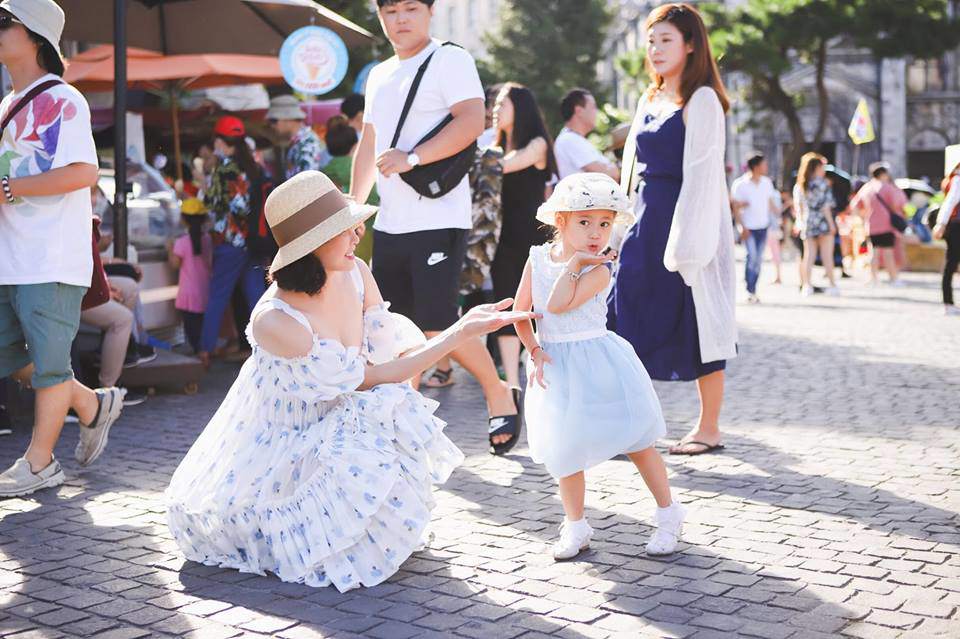 con gai ha anh duoc khen xinh va cao dung chuan "hoa hau tuong lai" - 2