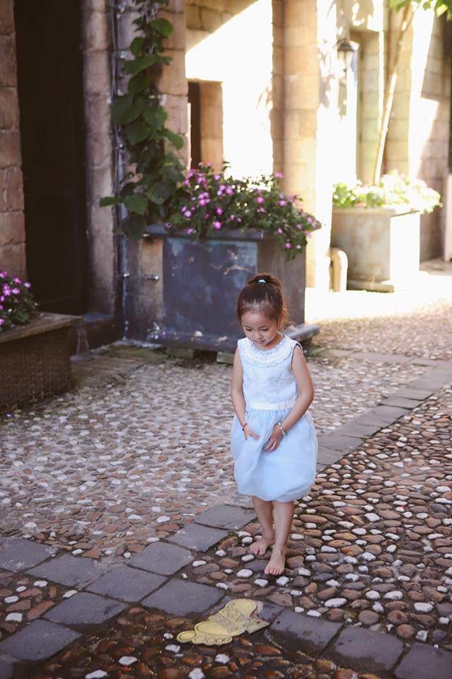 con gai ha anh duoc khen xinh va cao dung chuan "hoa hau tuong lai" - 5