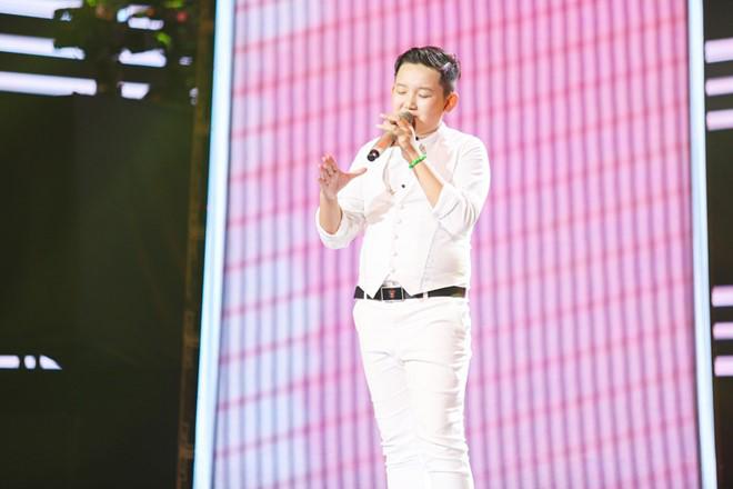 cau be 11 tuoi than tuong co nhac si tran lap gay xuc dong manh o the voice kids - 7
