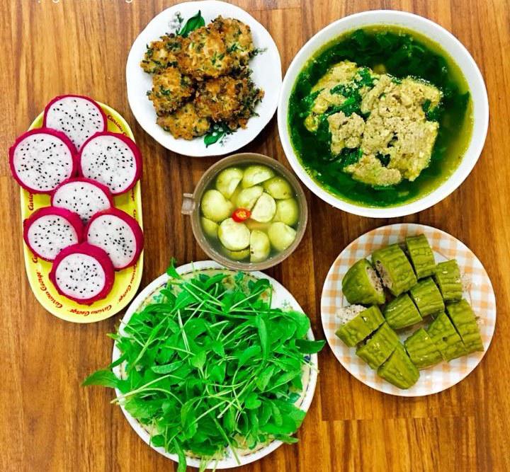 chieu chong kho tinh, vo dam nau bua nao cung ngon, cac con thi nhau cham diem cao - 1