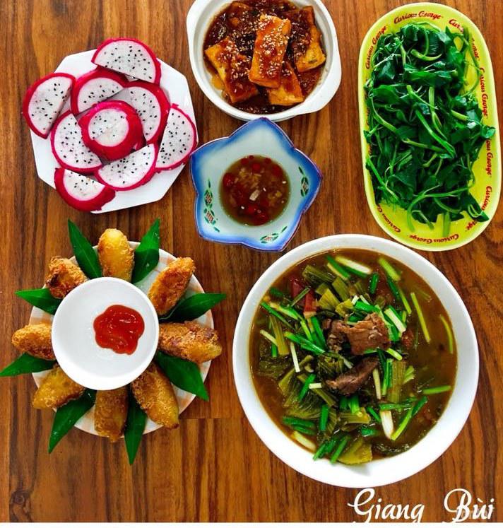 chieu chong kho tinh, vo dam nau bua nao cung ngon, cac con thi nhau cham diem cao - 2