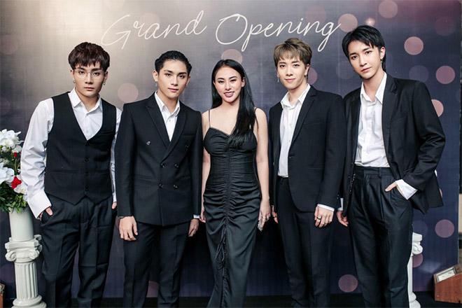 Sự thật về cô gái thường xuyên xuất hiện cùng nhóm Monstar khiến các fan “ghen tỵ” - 2
