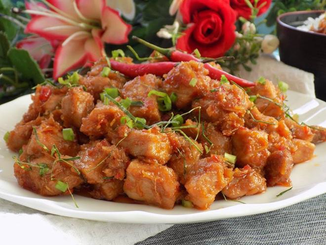 Thịt nạc rim khô đậm đà, ngon miệng bao nhiêu cơm cũng hết ngày mát trời - 5