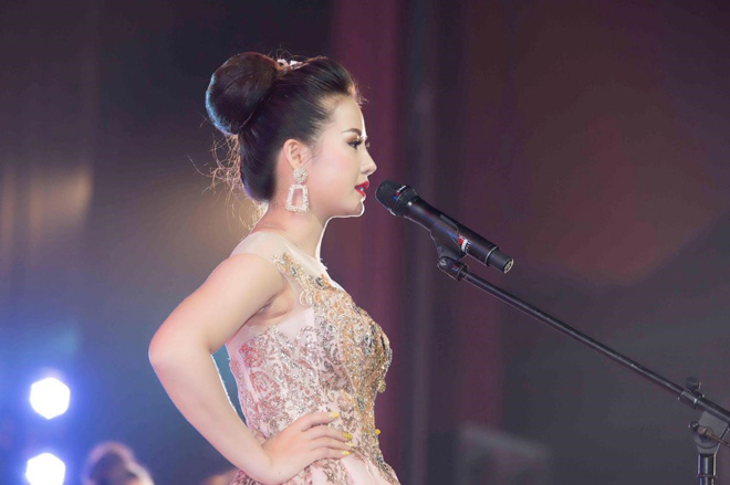 Doanh nhân Candy Lộc đăng quang Á hậu 2 Ms International Bussiness 2019