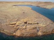 Xem ăn chơi - Cung điện bí ẩn đột nhiên xuất hiện giữa hồ nước