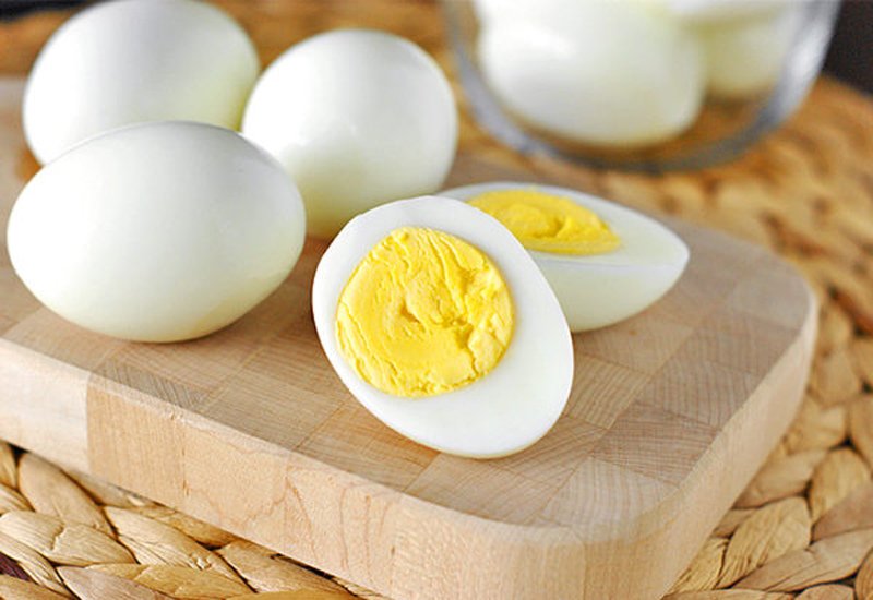 Trứng giàu canxi, protein, kém và phốt pho giúp tăng cân nặng rất tốt cho bé.
