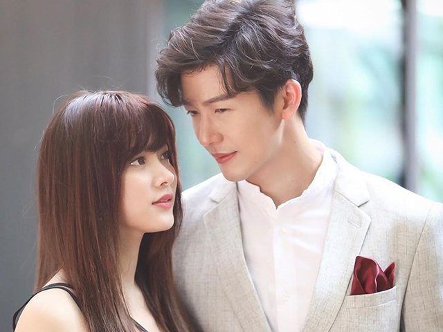 Mê mẩn nhan sắc thiên thần của tiểu tam Thái khiến cả bố đẻ và chồng cô ruột say đắm