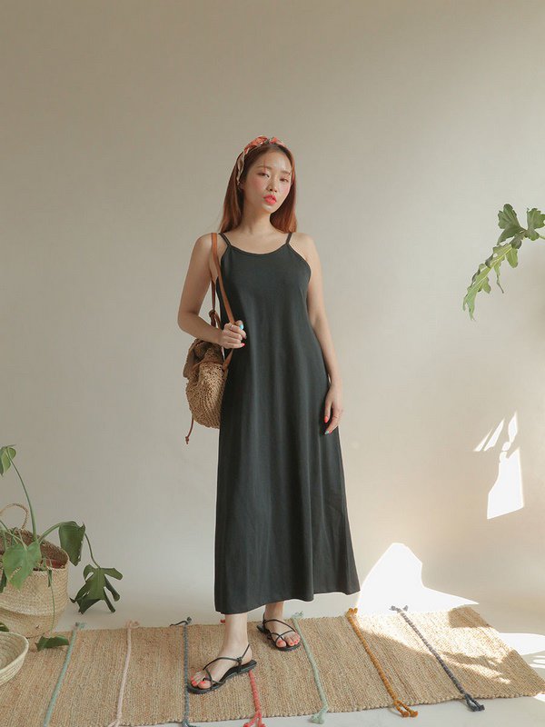 Ngày Hà Nội chuyển mưa rả rích, đây là 4 mẫu giày dép “cứu tinh” dành cho các nàng - 14