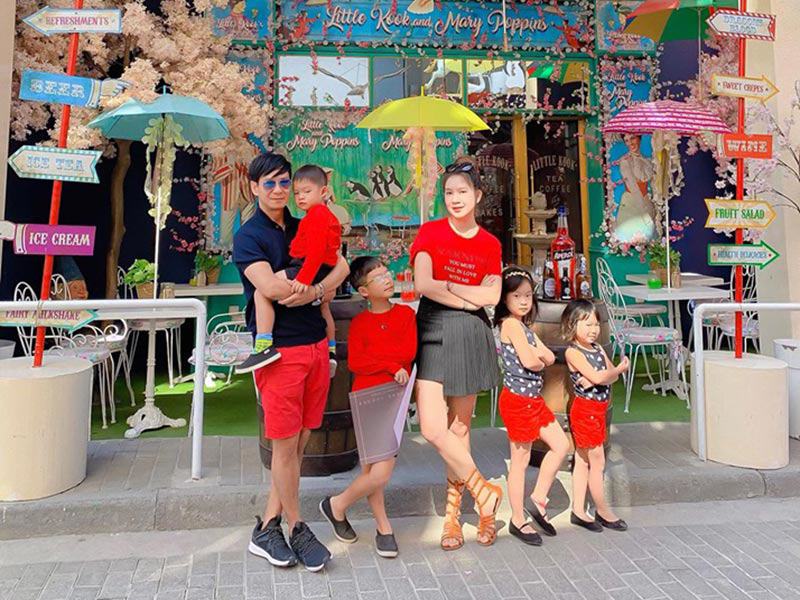 Trong showbiz Việt, gia đình Lý Hải Minh Hà đặc biệt được yêu mến vì rất 'chăm' khoe những khoảnh khắc gia đình hạnh phúc.
