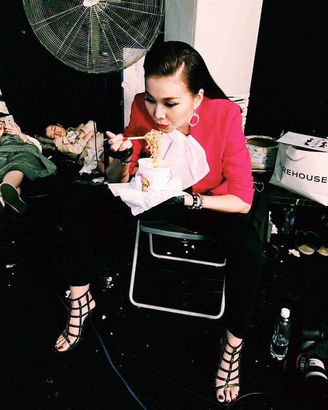 Chạy show nhiều, loạt sao không giấu được khoảnh khắc amp;#34;tụt ápamp;#34; trên truyền hình - 14