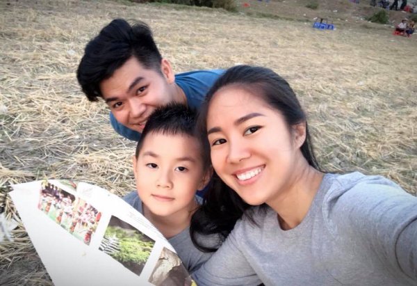 Đứng cạnh chồng kém cả chục tuổi, 3 người đẹp này khiến fan ngỡ ngàng bởi nhan sắc không tuổi - 9