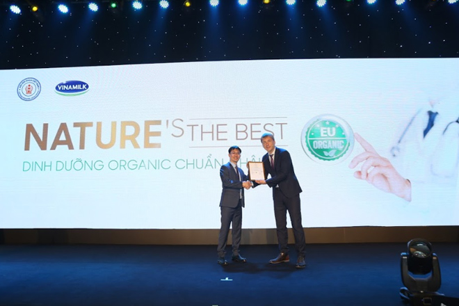 Mách mẹ cách truy xuất nguồn gốc sữa bột cho con bằng công nghệ Blockchain cực “hot” - 2