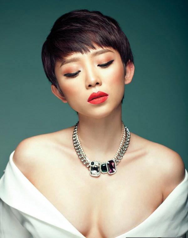 ngoc trinh cat phang mai toc dai thuong hieu, lam moi hinh anh sau nhung thi phi? - 10