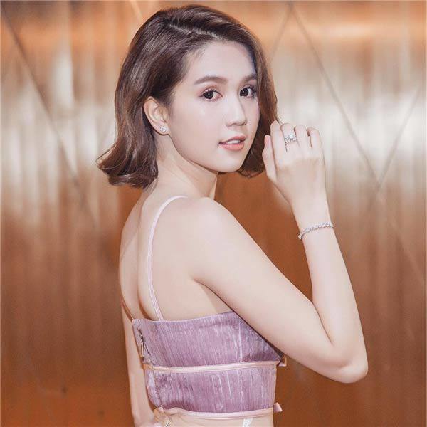 ngoc trinh cat phang mai toc dai thuong hieu, lam moi hinh anh sau nhung thi phi? - 11