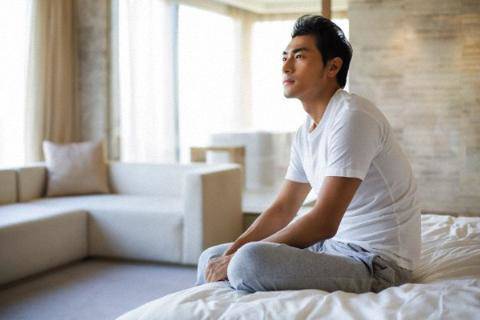 chong ra thung rac moi bang chung vo ngoai tinh ai ngo phat hien thu kinh hoang - 4