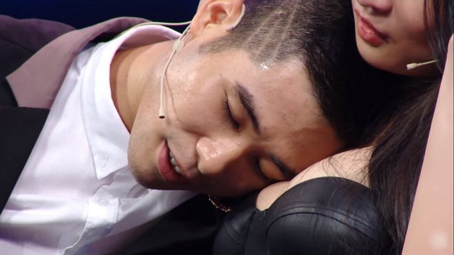 Hôn gợi dục, tạo dáng phản cảm: Gameshow hẹn hò trên truyền hình đang quá dễ dãi? - 14