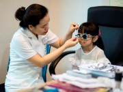 Sức khỏe - Cô bé 12 tuổi đột nhiên bị mù mắt bên phải, cẩn thận khi cho trẻ chơi với chó mèo