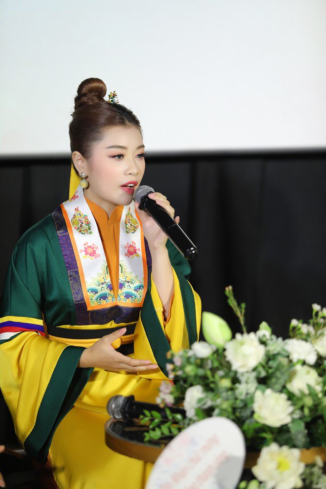 Sao Mai Thu Hằng đưa mối tình đơn phương bi ai nhất lịch sử vào MV amp;#34;Mơ duyênamp;#34; - 1