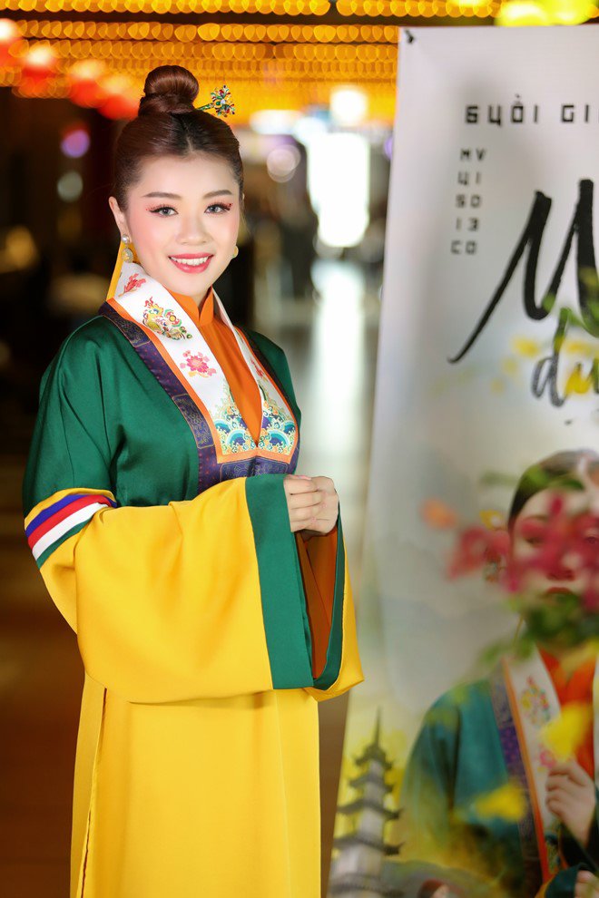 Sao Mai Thu Hằng đưa mối tình đơn phương bi ai nhất lịch sử vào MV amp;#34;Mơ duyênamp;#34; - 5