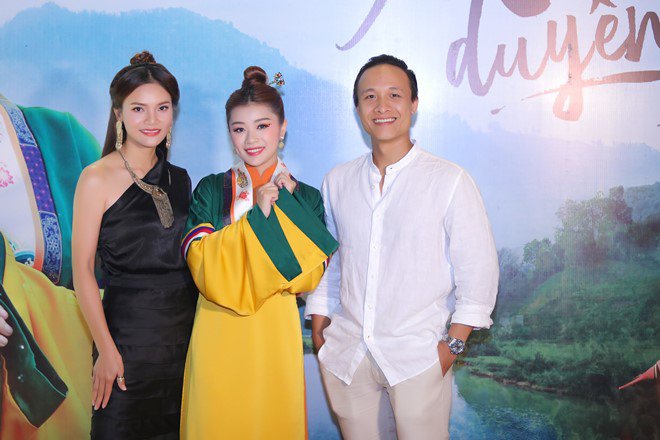 Sao Mai Thu Hằng đưa mối tình đơn phương bi ai nhất lịch sử vào MV amp;#34;Mơ duyênamp;#34; - 7