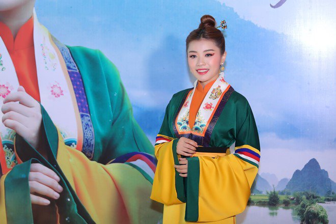 Sao Mai Thu Hằng đưa mối tình đơn phương bi ai nhất lịch sử vào MV amp;#34;Mơ duyênamp;#34; - 8