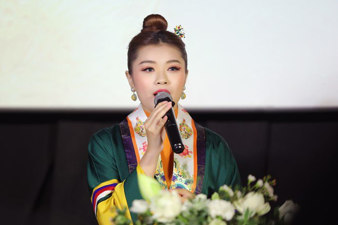 Sao Mai Thu Hằng đưa mối tình đơn phương bi ai nhất lịch sử vào MV amp;#34;Mơ duyênamp;#34; - 10