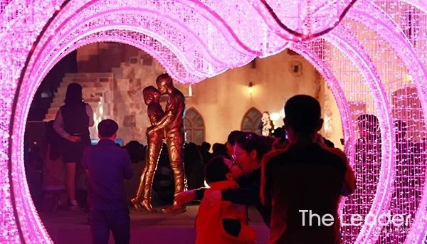 Công viên Hậu duệ mặt trời thất thu sau khi cặp đôi Song - Song ly hôn - 3
