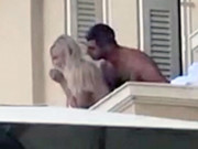 Tin tức - Mải mê làm "chuyện ấy" trên bệ cửa sổ tầng 9, cặp đôi gặp cái kết bi thảm