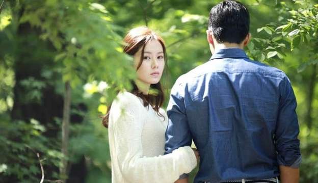 ly hon khi vo o cu vi bo gui anh nong tan nha, chong cu som nhan qua bao - 1