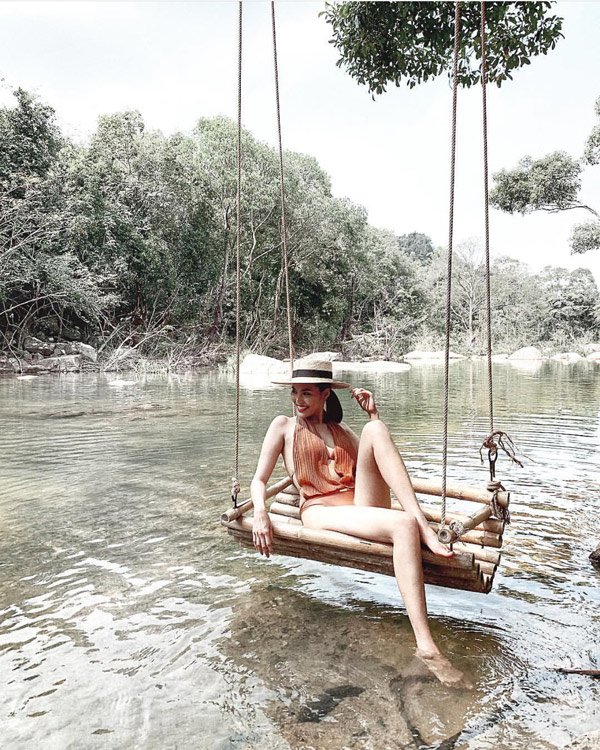 Mang bầu 5 tháng, Lan Khuê vẫn tự tin trưng diện bikini khoét ngực nóng bỏng - 7