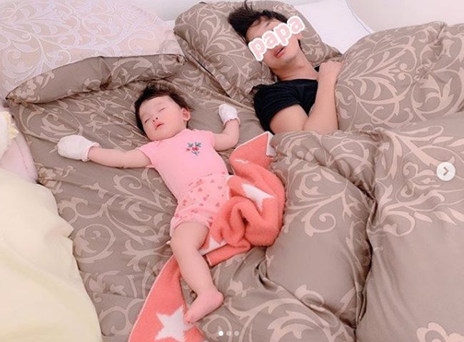 Mỹ nữ khiến đàn ông “bấn loạn” hóa ra là mẹ bỉm sữa, nhìn mặt con còn bất ngờ hơn - 14