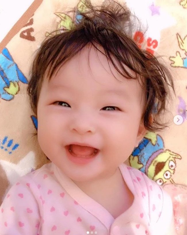 Mỹ nữ khiến đàn ông “bấn loạn” hóa ra là mẹ bỉm sữa, nhìn mặt con còn bất ngờ hơn - 10