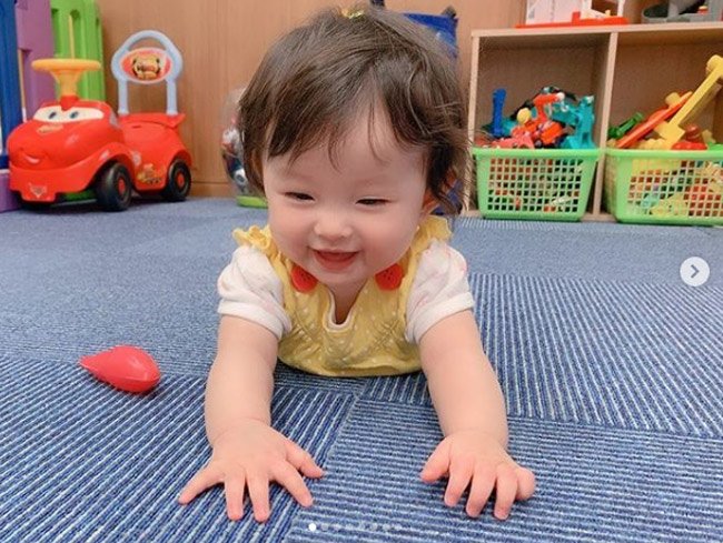 Mỹ nữ khiến đàn ông “bấn loạn” hóa ra là mẹ bỉm sữa, nhìn mặt con còn bất ngờ hơn - 7