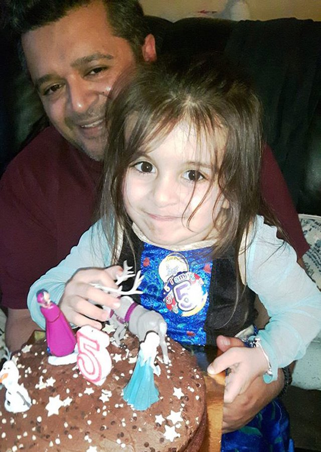 Con gái 5 tuổi lên giường ngủ vì đau bụng, sáng hôm sau mẹ đau đớn khi mở cửa phòng - 2