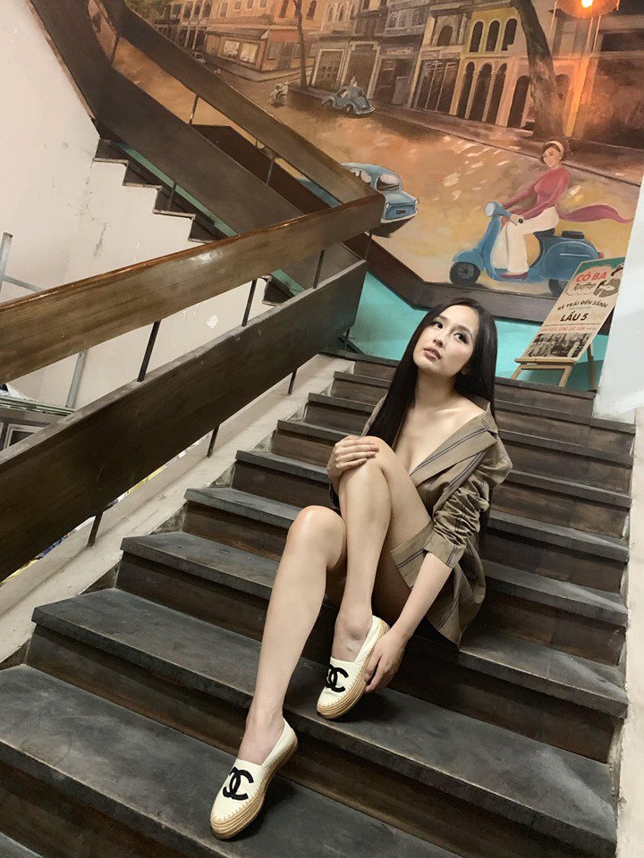 Đẳng cấp Mai Phương Thuý: Diện vest xẻ ngực lộ nội y mà không ai chê trách! - 7