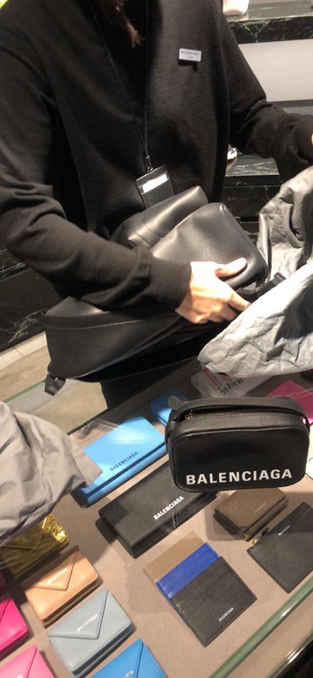 Đẳng cấp Mai Phương Thuý: Diện vest xẻ ngực lộ nội y mà không ai chê trách! - 11