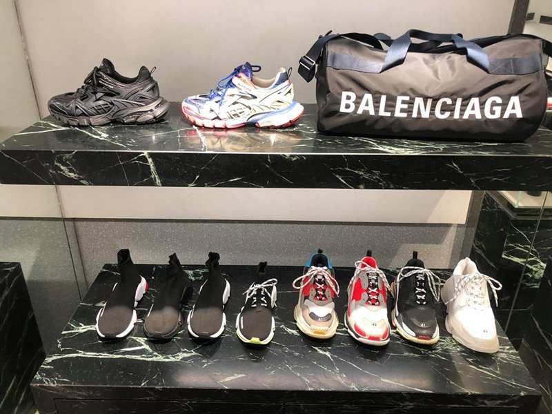 Đẳng cấp Mai Phương Thuý: Diện vest xẻ ngực lộ nội y mà không ai chê trách! - 10