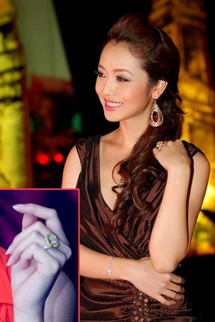 amp;#34;Đọamp;#34; kim cương khủng trên nhẫn đính hôn của mỹ nhân Việt, Đông Nhi có đang dẫn đầu? - 11