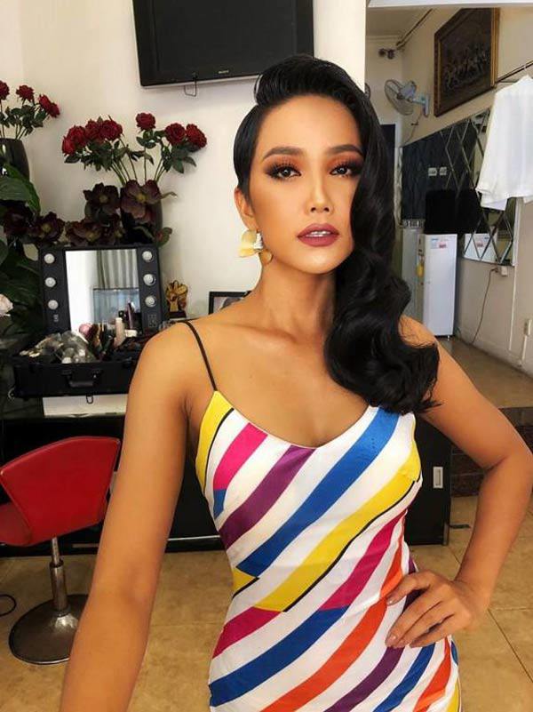 Ngày xưa có tóc cây dừa, giờ đây Hamp;#39;Hen Niê cực amp;#34;bá đạoamp;#34; với kiểu tóc 3 chỏm hài hước - 8