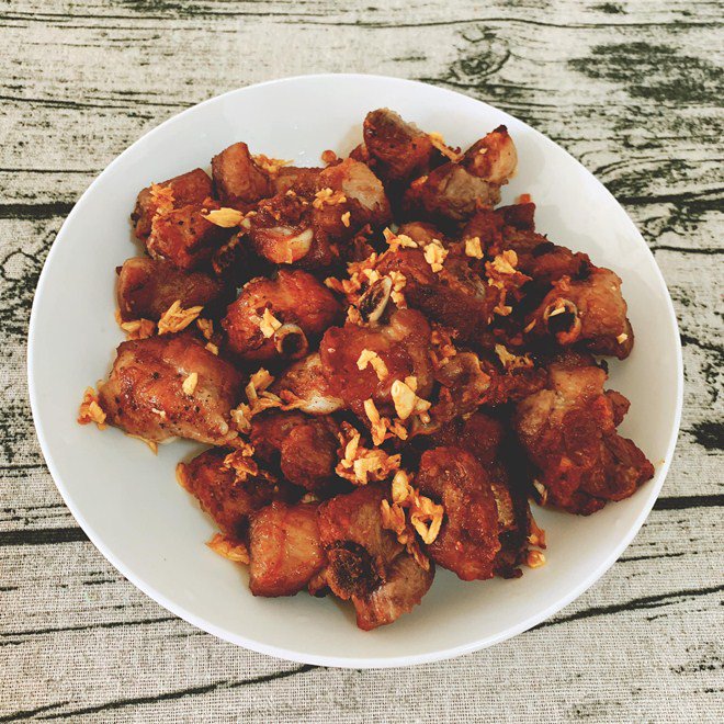 Nữ ca sĩ nóng bỏng lấy chồng xong bỗng biết nấu ăn, mẹ cô lại lo cho con rể vì... - 7