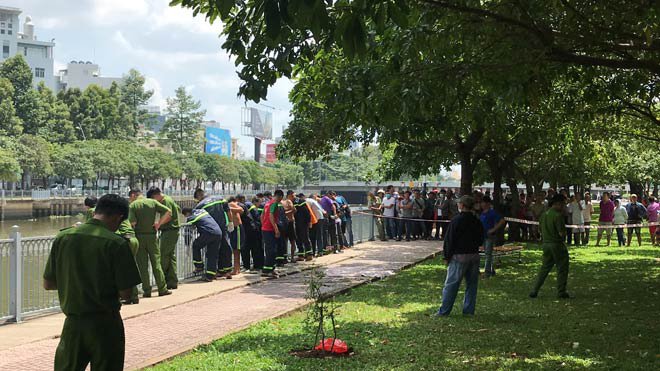 Tin tức 24h: Bức xúc vì mẹ cho con trai lớn tồng ngồng vào...phòng thay đồ nữ ở bể bơi - 3