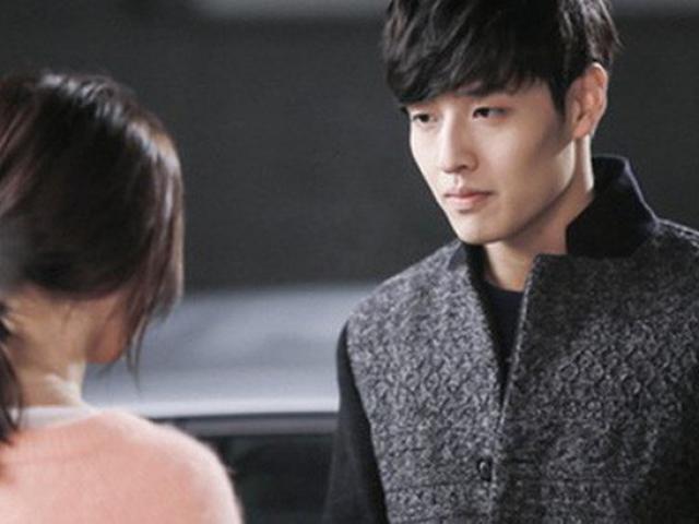 Chồng cũ tái hôn nhưng đêm đêm vẫn vén rèm sang giường tôi tâm sự