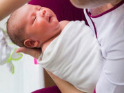 Làm mẹ - Cách tắm cho trẻ sơ sinh chuẩn từng bước một không phải ai cũng biết