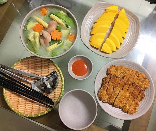 Một tuần đi chợ 1 lần nhưng mâm cơm nào của 9X cũng khiến dân mạng thèm chảy nước miếng - 2
