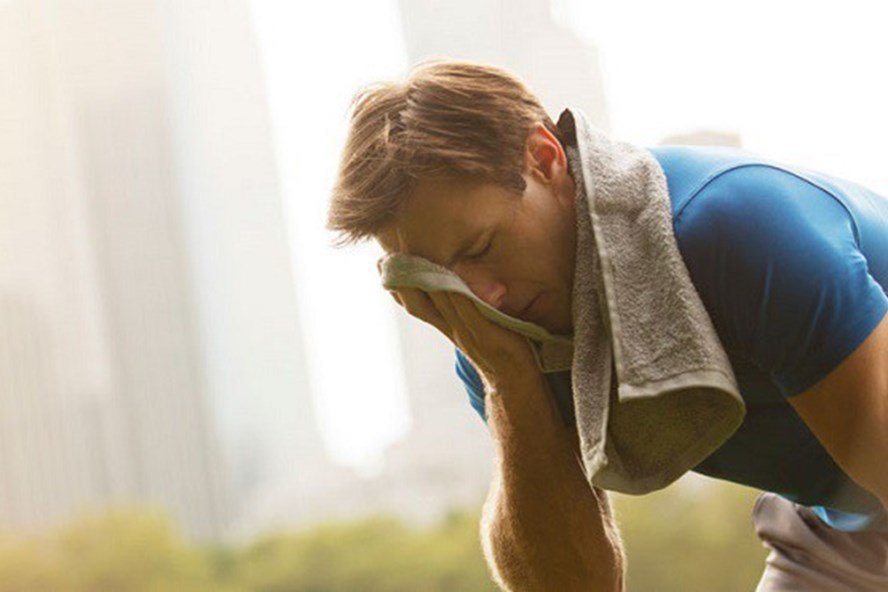 Nắng nóng dễ bị sốc nhiệt, xử lý và phòng ngừa như thế nào? - 1