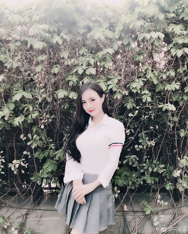 Tin được không, Can Lộ Lộ thích khoe thân ngày nào giờ amp;#34;chính chuyênamp;#34;, e ấp như thiếu nữ 18 - 7