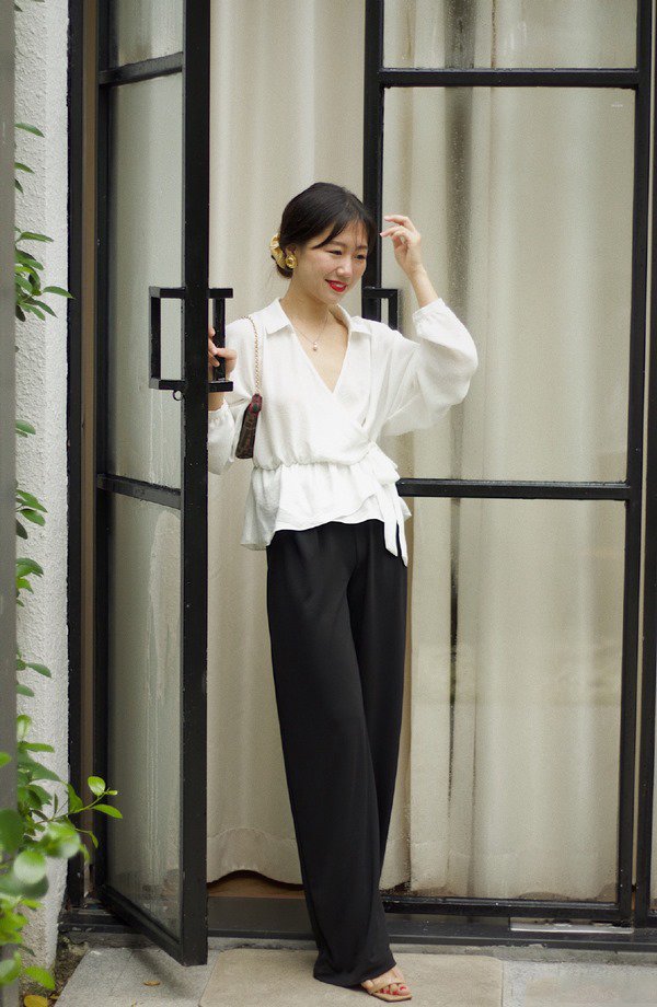 Tranh thủ HN mát rượi, chị em diện ngay áo blouse dài tay vừa xinh vừa giấu bắp tay thô - 4