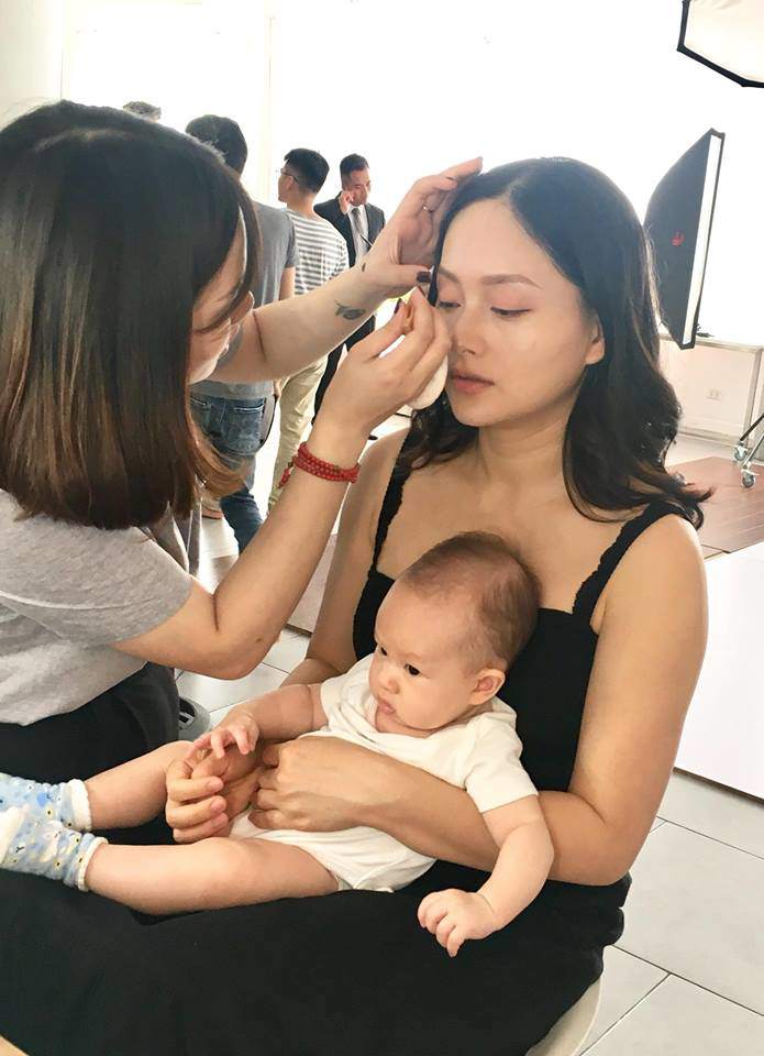 Lan Phương đưa con gái về quê nội, nhìn ảnh chụp hai mẹ con ai cũng xuýt xoa - 13